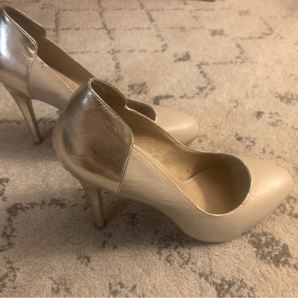 Aldo Wademan Pump Cream with Gold Heel - Picture 5 of 5